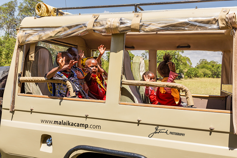 Malaika-Jeep-with-Kids-1871