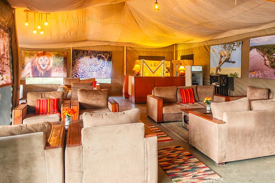 Malaika Lounhe, dining slider 1000152964 Kopie