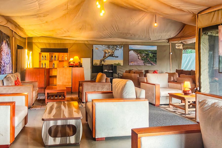 Malaika Lounhe, dining slider 1000152965