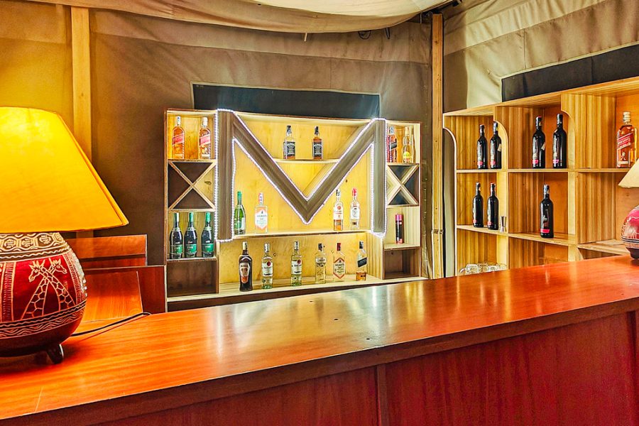 Malaika Lounhe, dining slider 1000152989 (1)